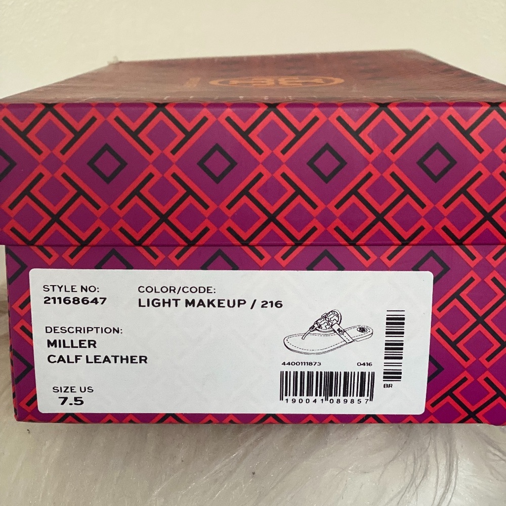 Tory Burch,  Size 7.5, Light Makeup